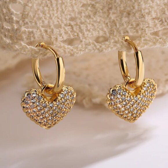 1 Pr Heart Shape Earrings 18k Gold Plated Drop Earrings New - Picture 1 of 1
